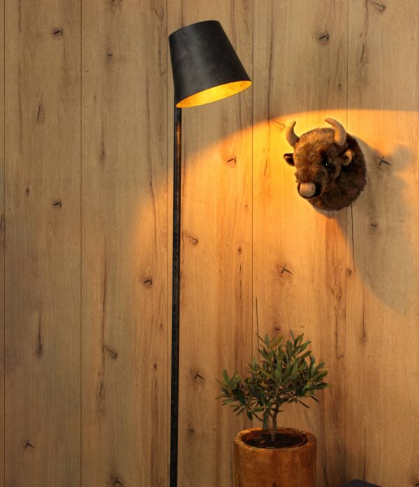 Stojaca lampa Colt